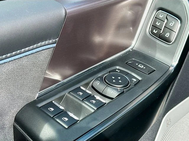 New 2026 White Metallic Ford Platinum image 13