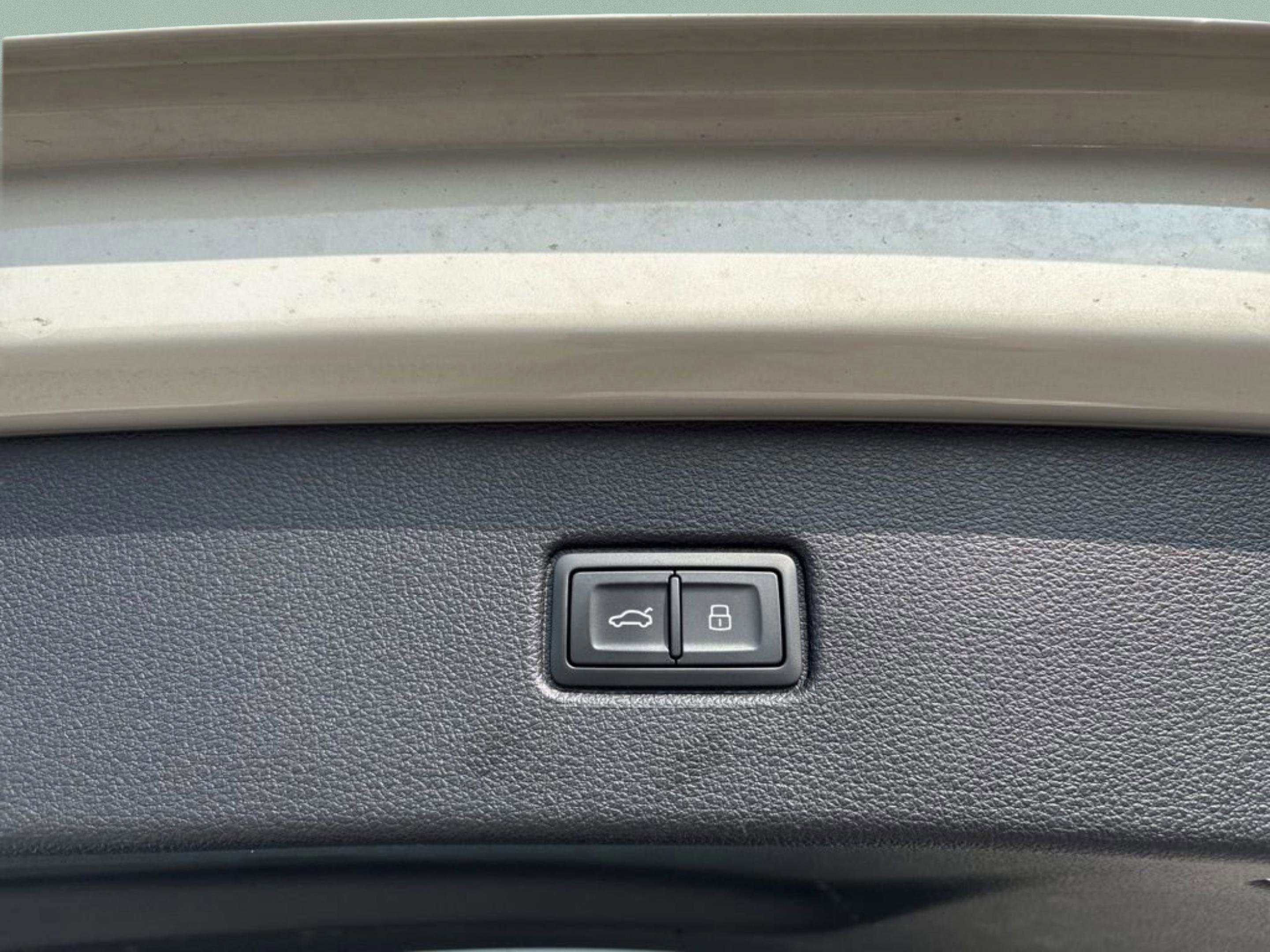 Used 2024 Vicuna Beige Metallic Audi Premium Plus image 27