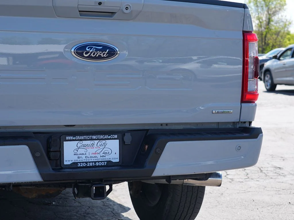Used 2023  Ford Lariat image 10
