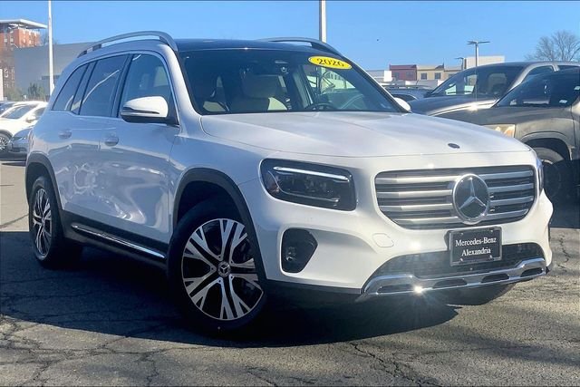2026 Mercedes-Benz GLB GLB 250 4MATIC's photo