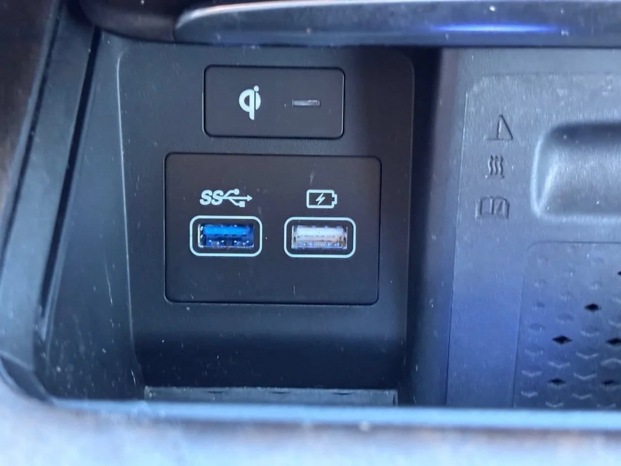 Used 2024 Capri Blue Genesis 2.5T image 22