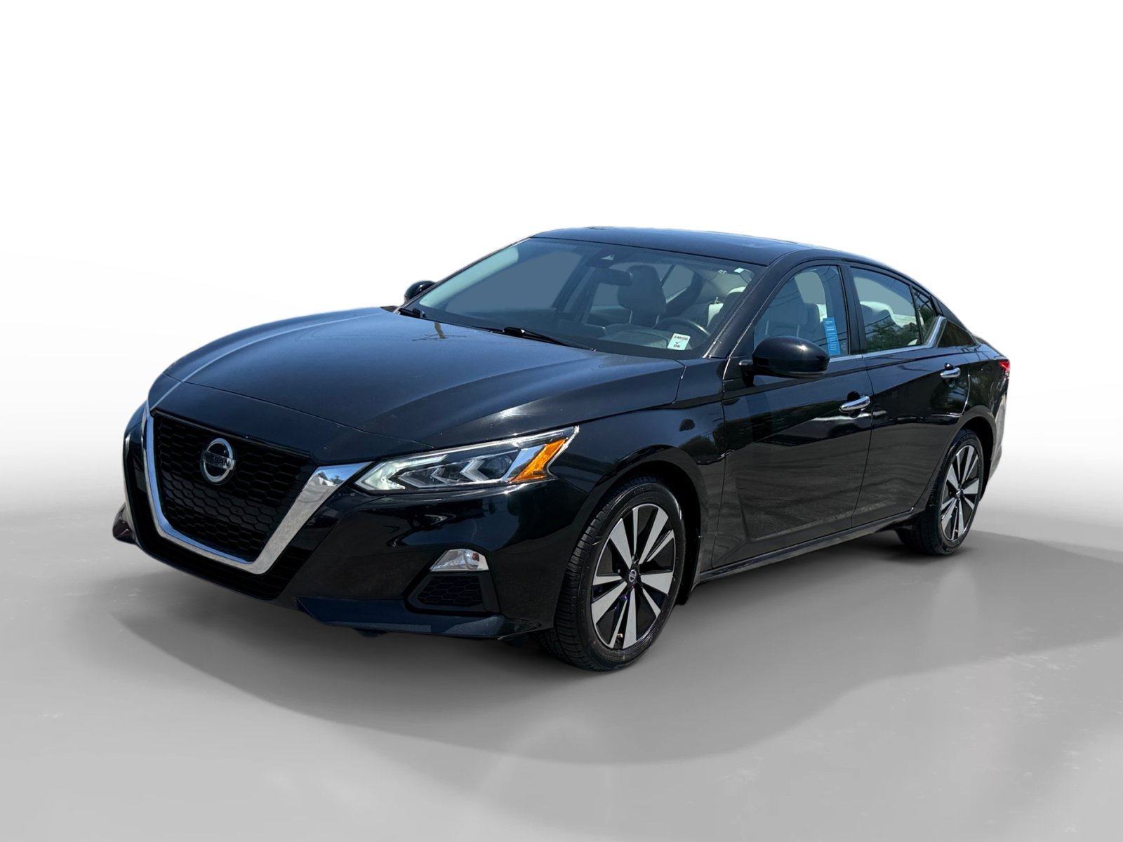 Used 2021 Super Black Clearcoat NISSAN 2.5 SV image 1