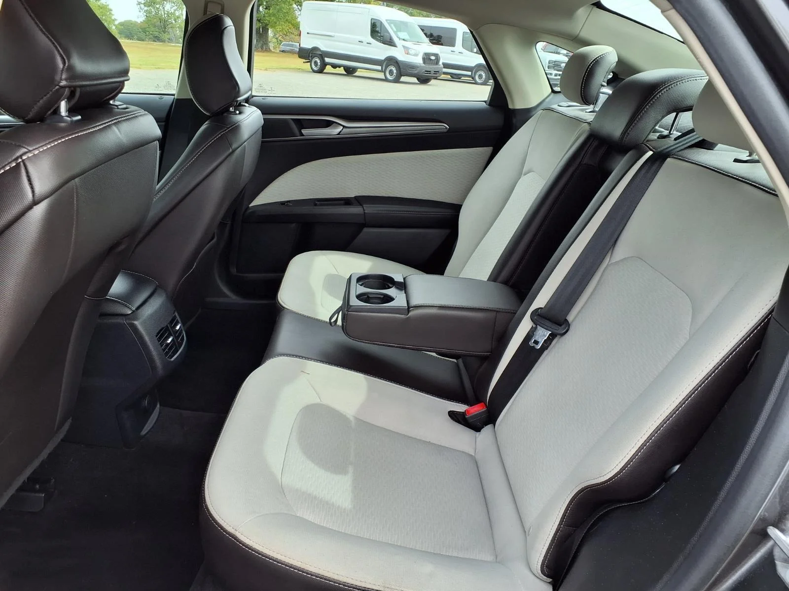 Used 2020 Magnetic Metallic Ford SE image 22
