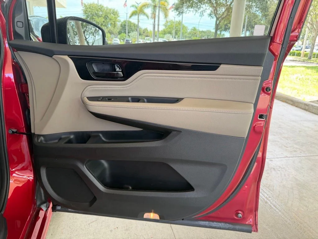 Used 2023 Red Honda Touring image 28