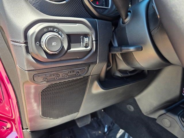 New 2026 Tuscadero Pearlcoat Jeep Rubicon image 23
