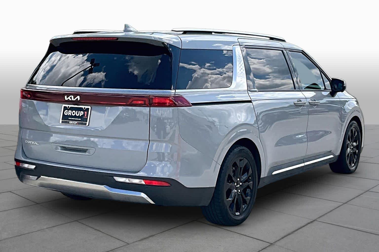 Used 2024 Ceramic Silver Kia SX image 12