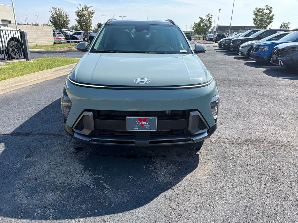 Used 2024 Green Hyundai Limited image 2