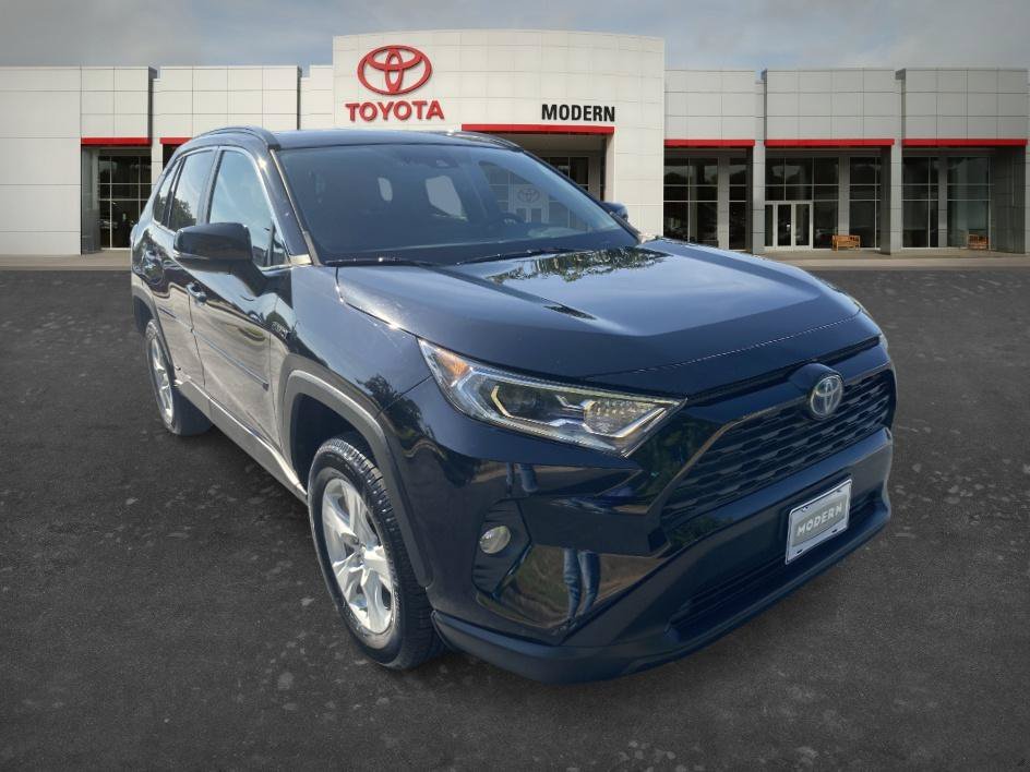 Used 2020 Midnight Black Metallic Toyota Hybrid XLE image 3