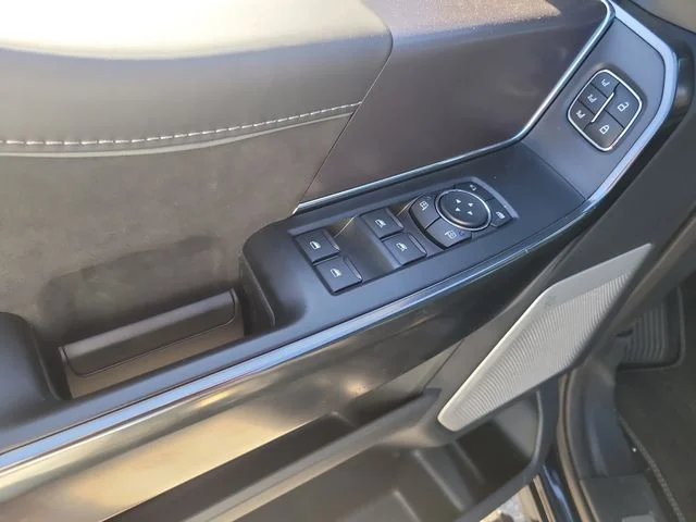 New 2026 Blue Metallic Ford Platinum image 17