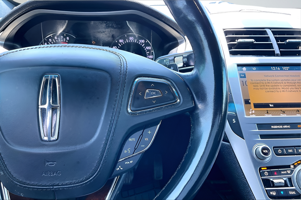 Used 2019 Gray Lincoln Reserve image 11