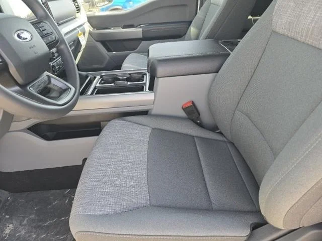 New 2026 Oxford White Ford F-250® XLT image 30