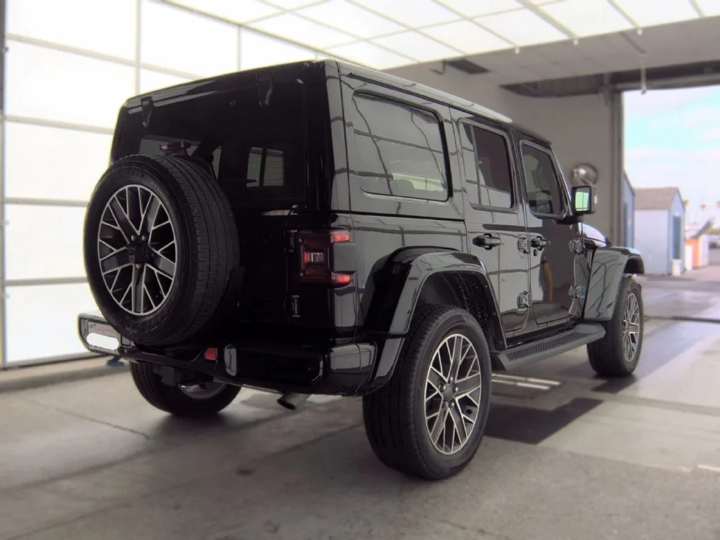 Used 2022 Black Jeep Unlimited Sahara 4xe image 2