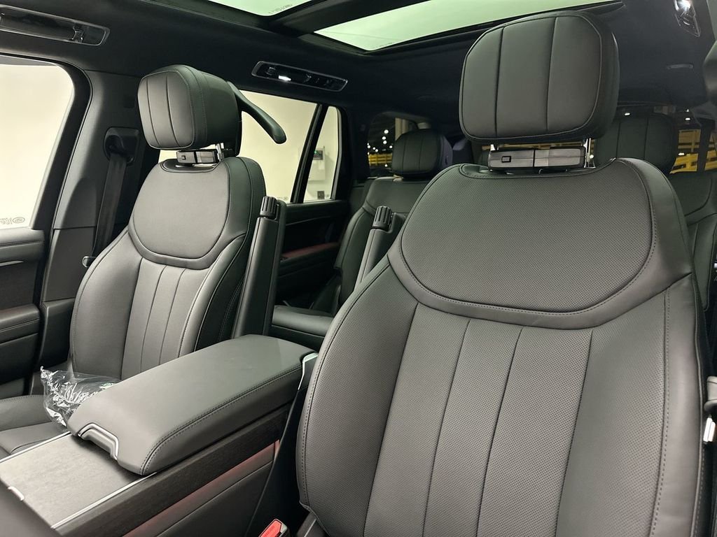 New 2026 Fuji White Land Rover SE image 10