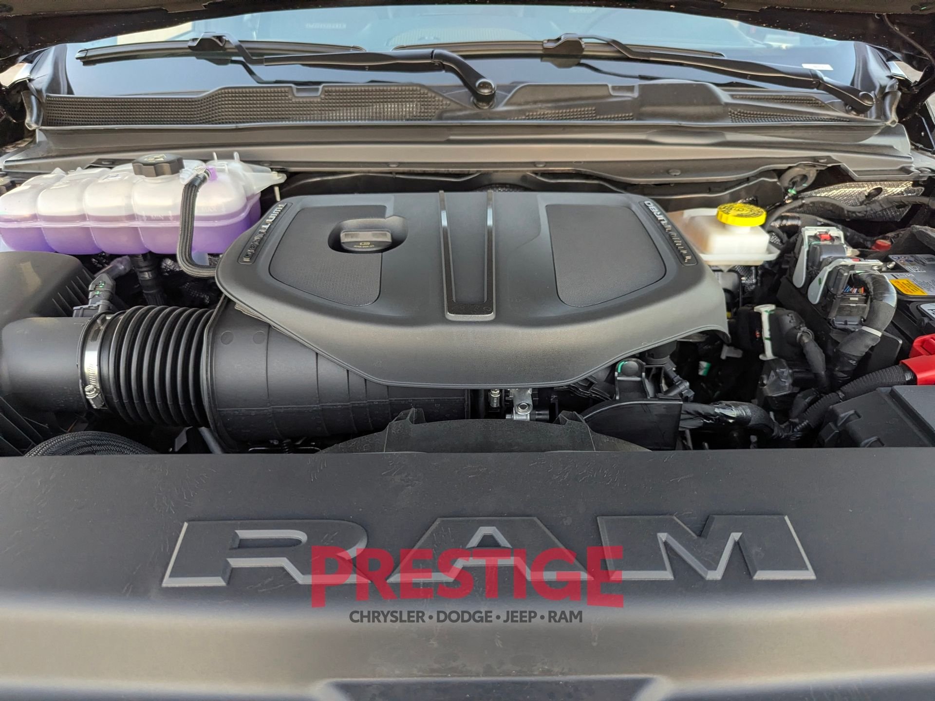 New 2026 Diamond Black Crystal Pearl-Coat Exterior Paint RAM Laramie image 27