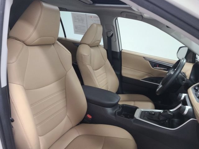 Certified Used 2022 Blizzard Pearl Toyota Hybrid XLE Premium image 15