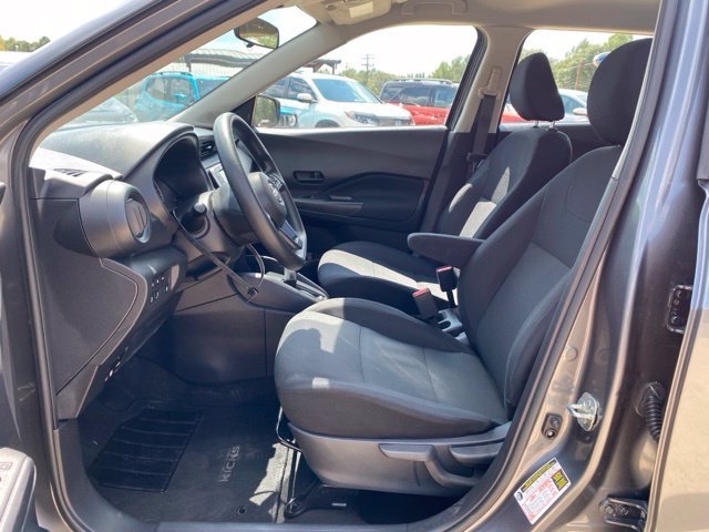 Used 2024 Gray Nissan S image 11