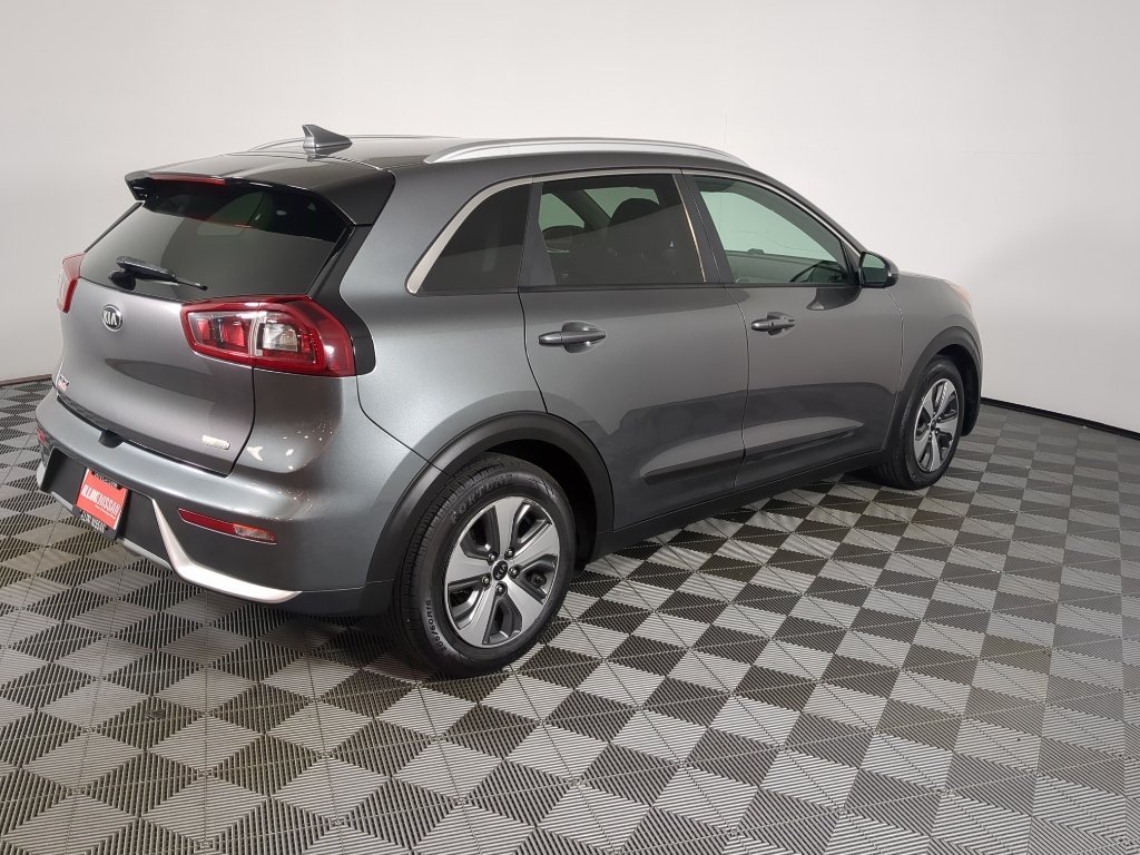 Used 2017 Metal Stream Kia LX image 11