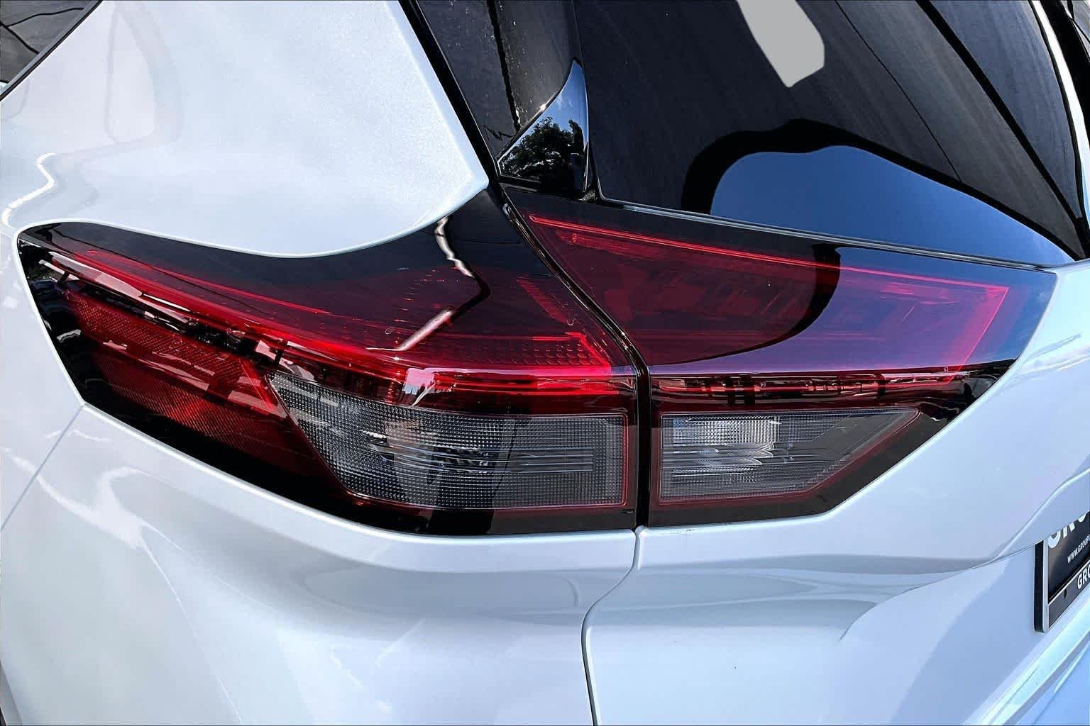 New 2026 Everest White Pearl Tricoat Nissan Dark Armor image 14