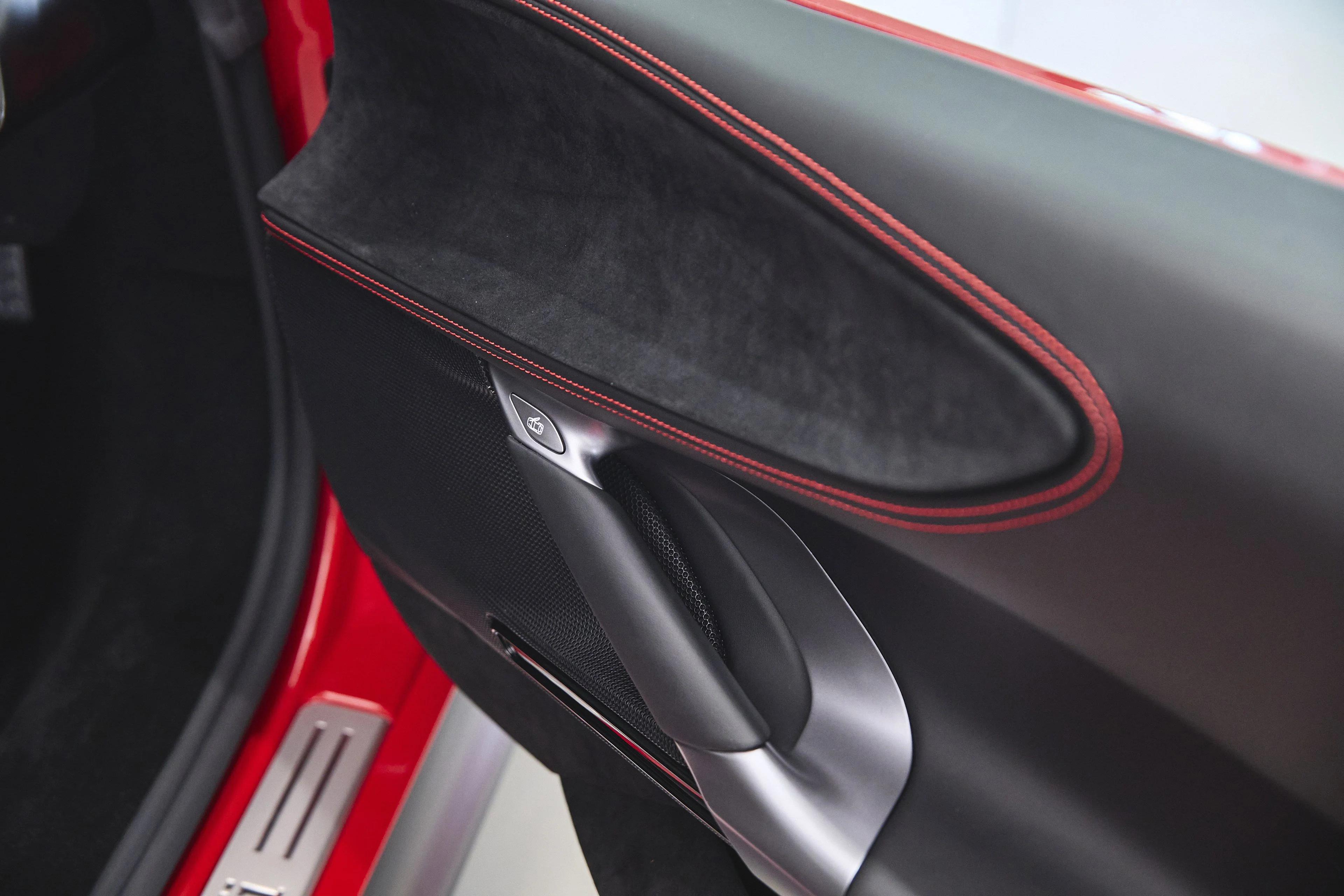 2022 Ferrari SF90 Base - Photo 37