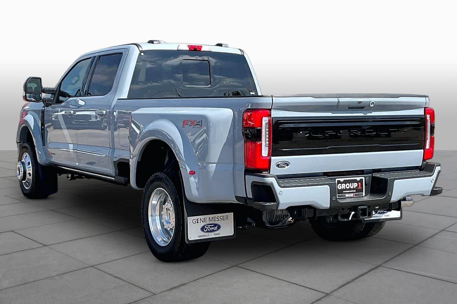 New 2026 Glacier Gray Metallic Tri-Coat Ford F-450® Platinum® image 12