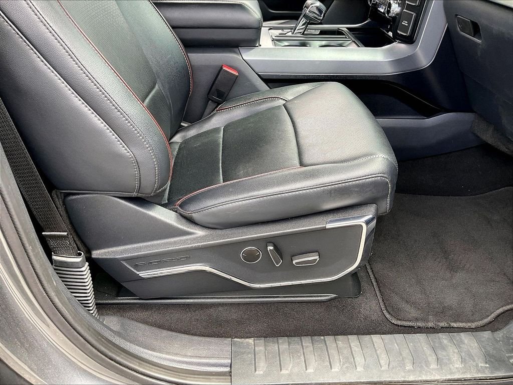 Used 2023 Carbonized Gray Metallic Ford Lariat image 36