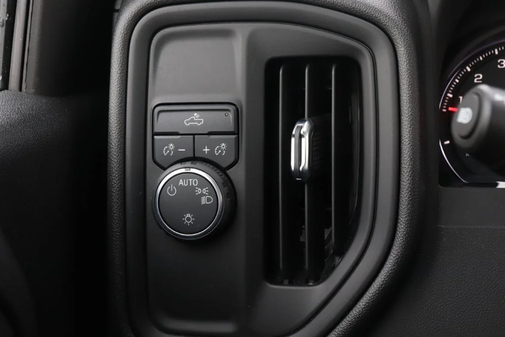 Used 2025 Summit White Chevrolet WT image 21