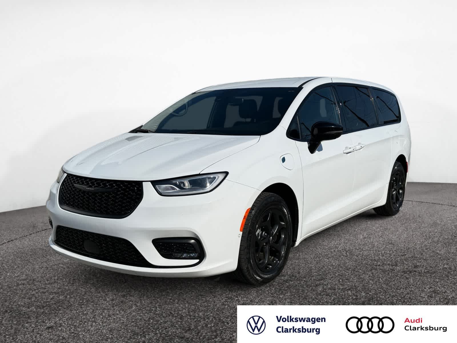 2024 Chrysler Pacifica PHEV Select