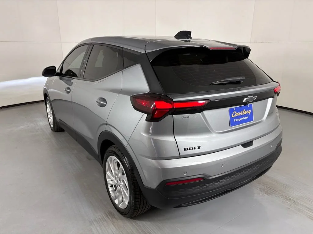 New 2027 Sterling Grey Metallic Chevrolet LT image 7