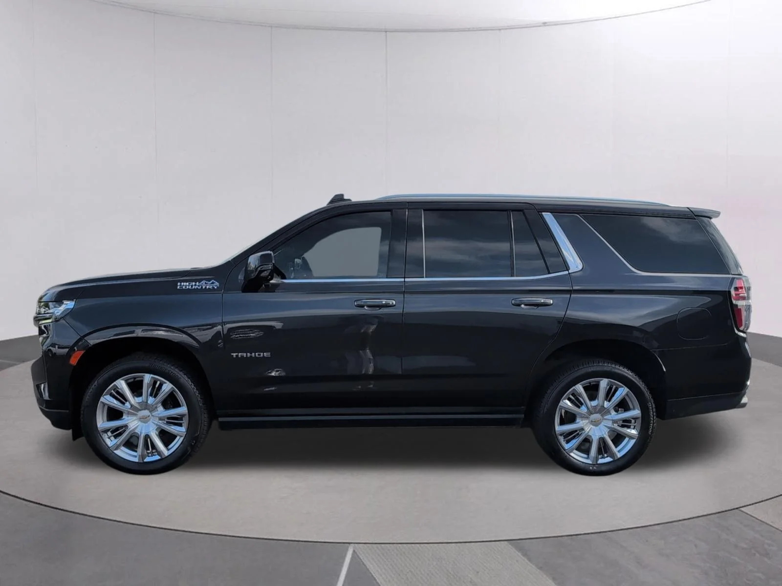Used 2022 Dark Ash Metallic Chevrolet High Country image 2
