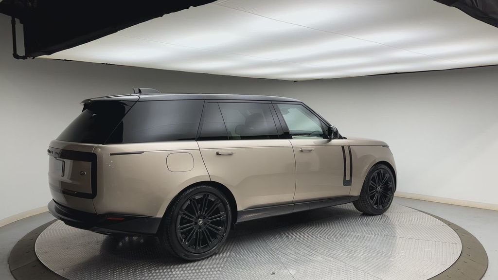 Used 2023 Batumi Gold Premium Metallic Land Rover SE image 2