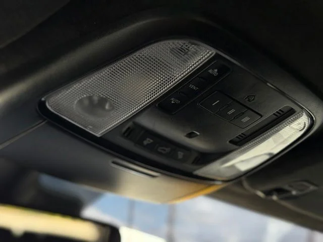 Used 2023 White Dodge R/T image 32