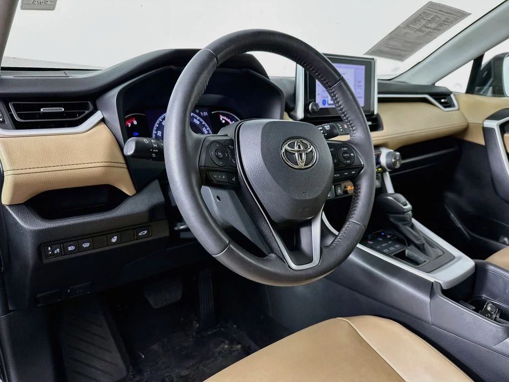 Used 2023 Midnight Black Metallic Toyota XLE Premium image 10