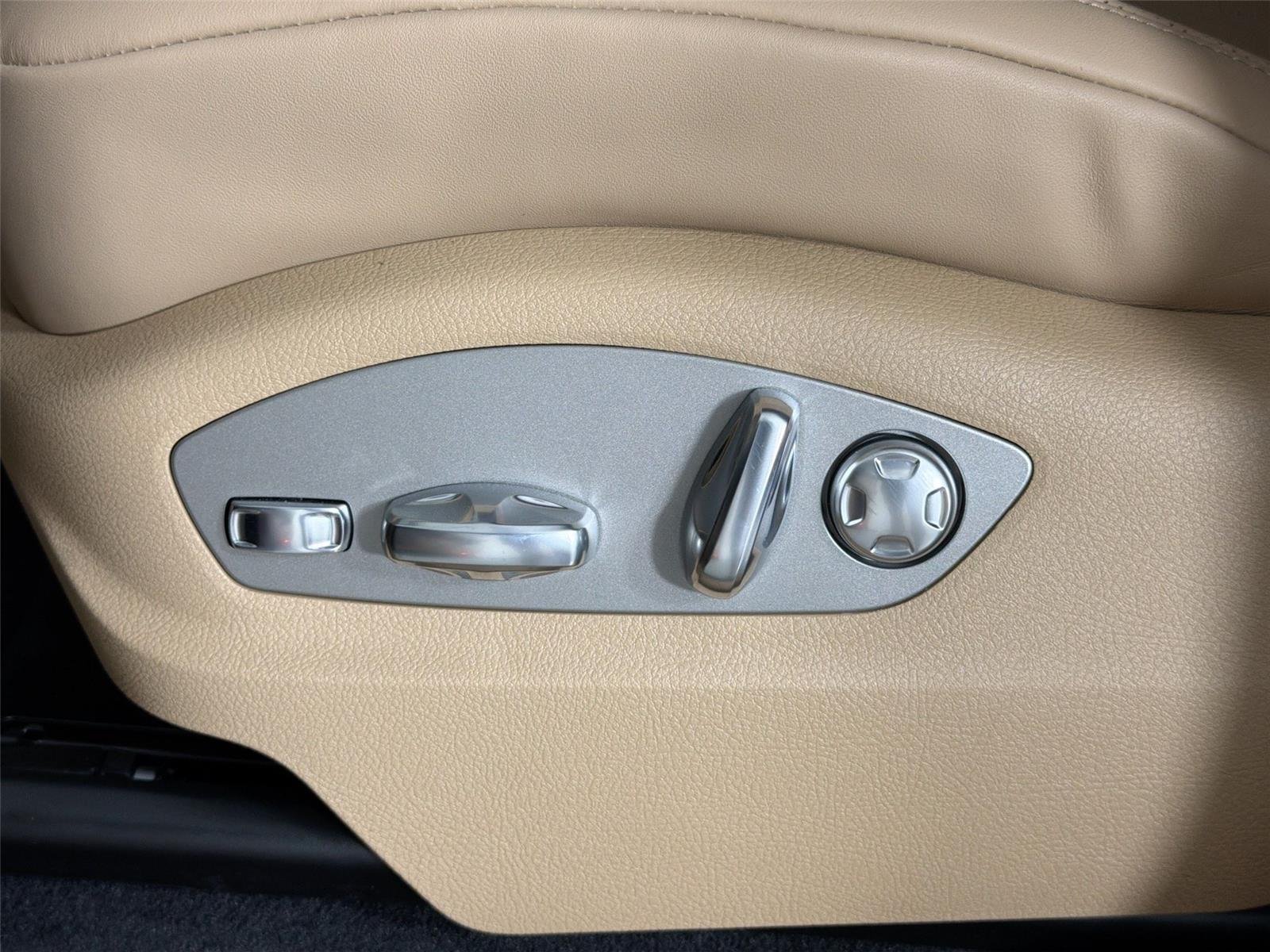 Certified Used 2026 Copper Ruby Metallic Porsche  image 32