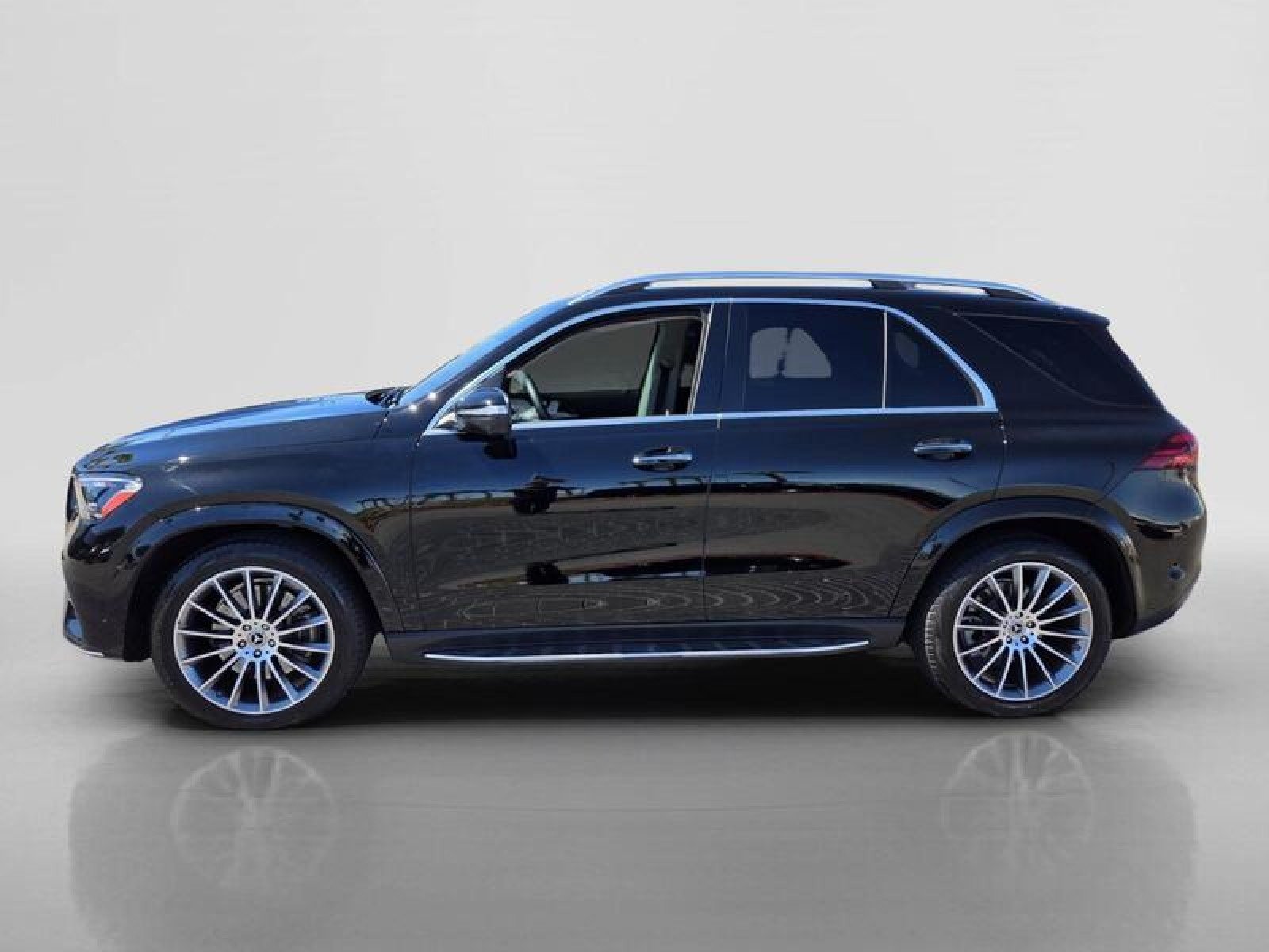 Certified Used 2024 Black Mercedes-Benz GLE 350 image 2