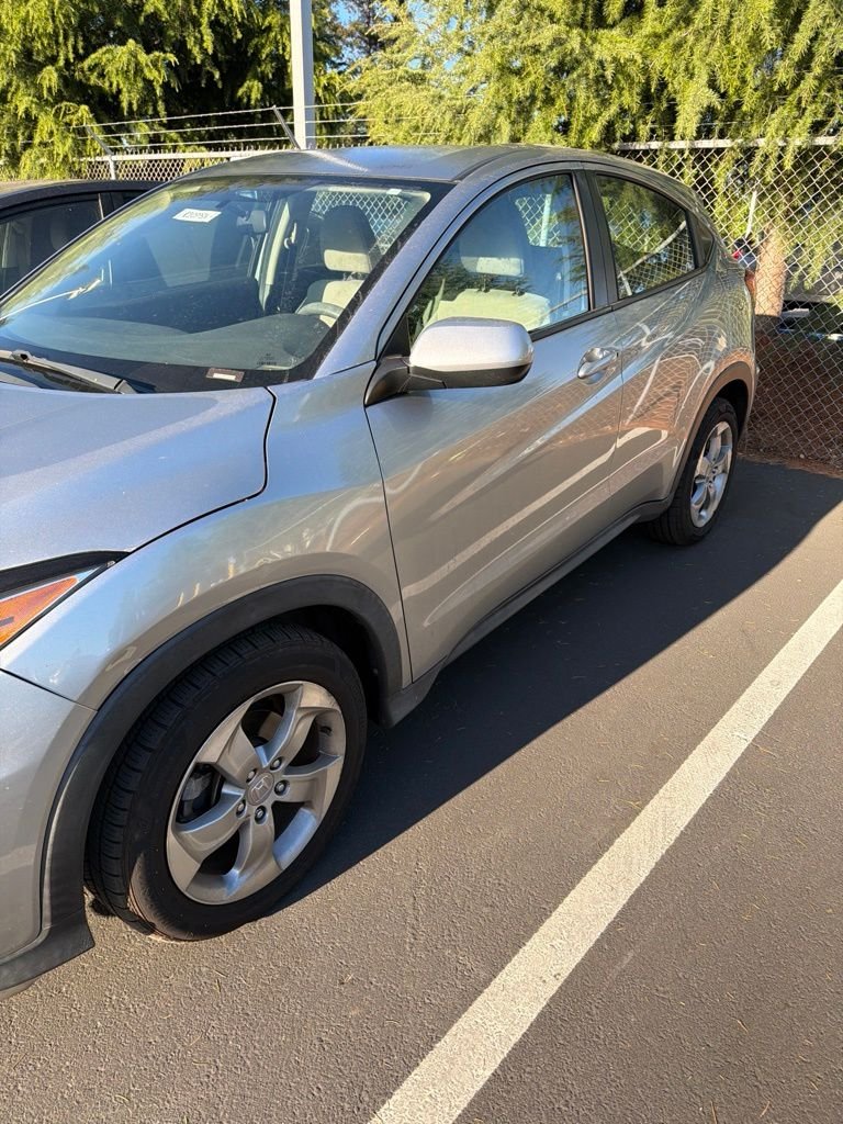 Used 2019 Lunar Silver Metallic Honda LX image 2