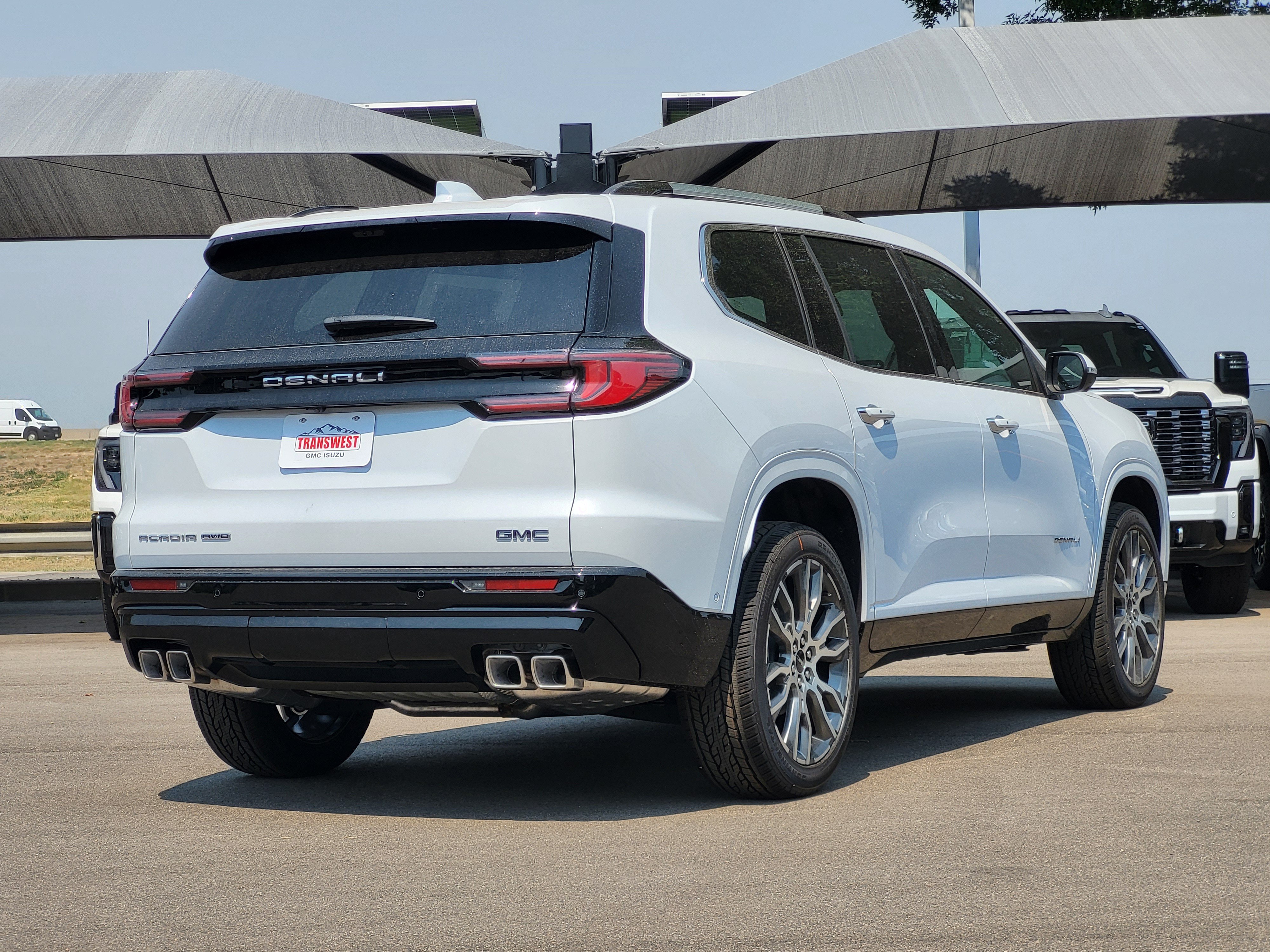 2026 GMC Acadia Denali Ultimate - Photo 7