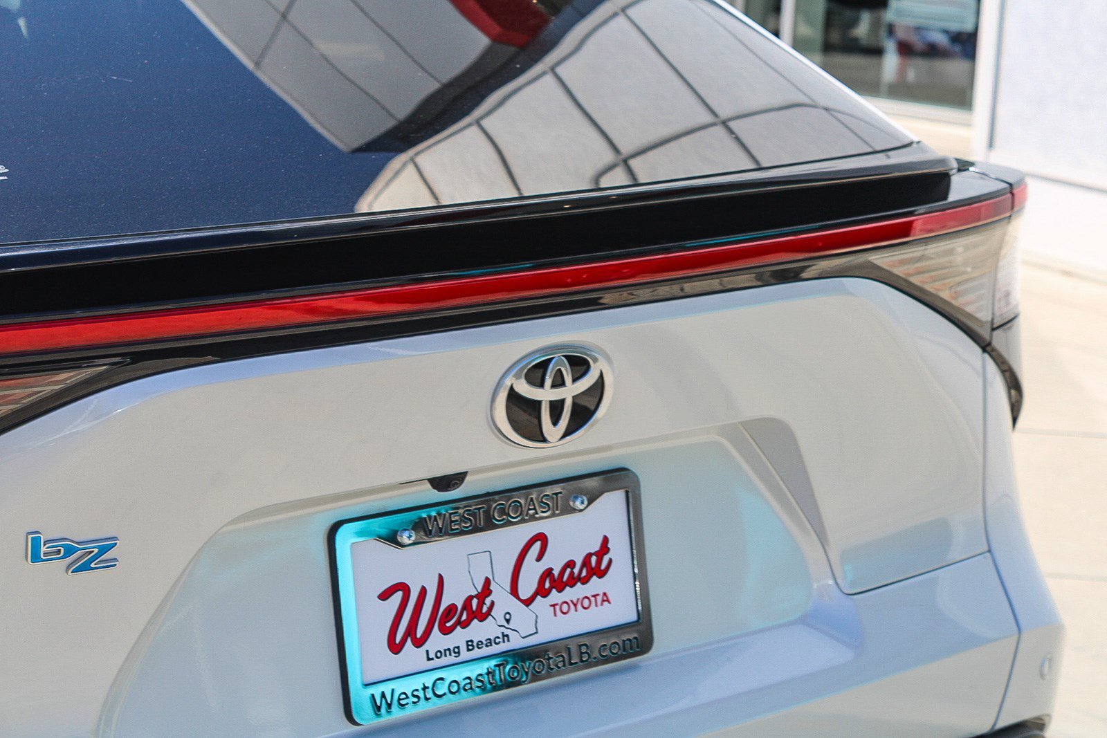 New 2026 Wind Chill Pearl <sup>1</sup> Toyota  XLE image 10