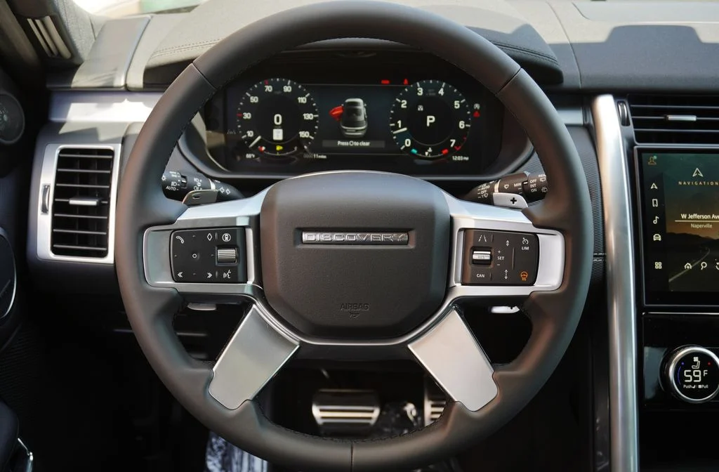 New 2026 Carpathian Grey Land Rover Dynamic SE image 16