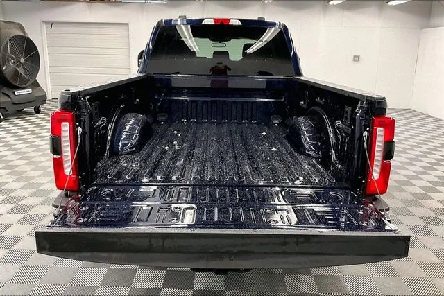 Used 2025 Antimatter Blue Metallic Ford Lariat image 32