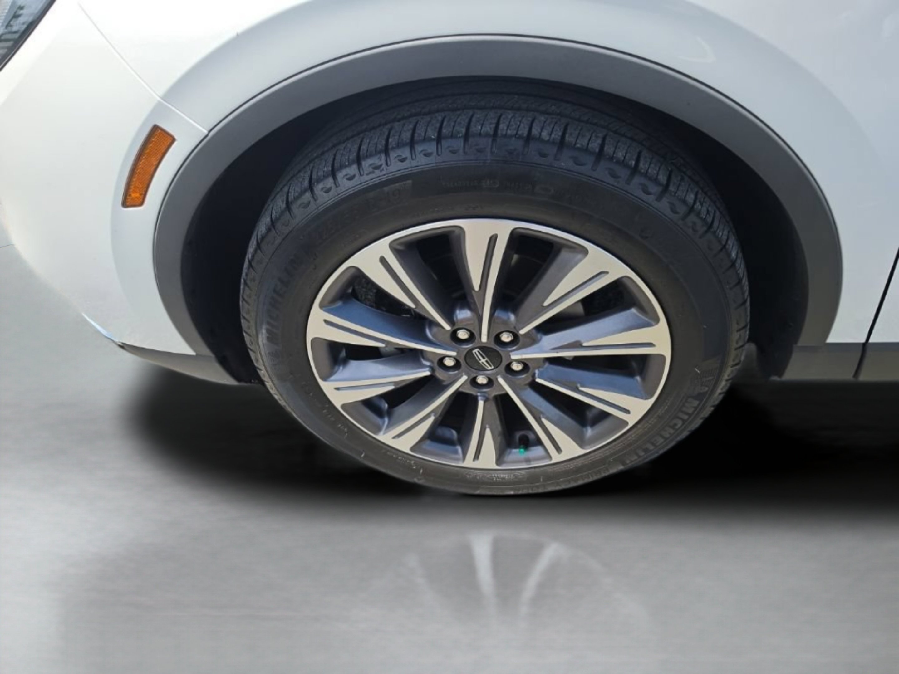 Used 2020 White Lincoln Reserve image 30