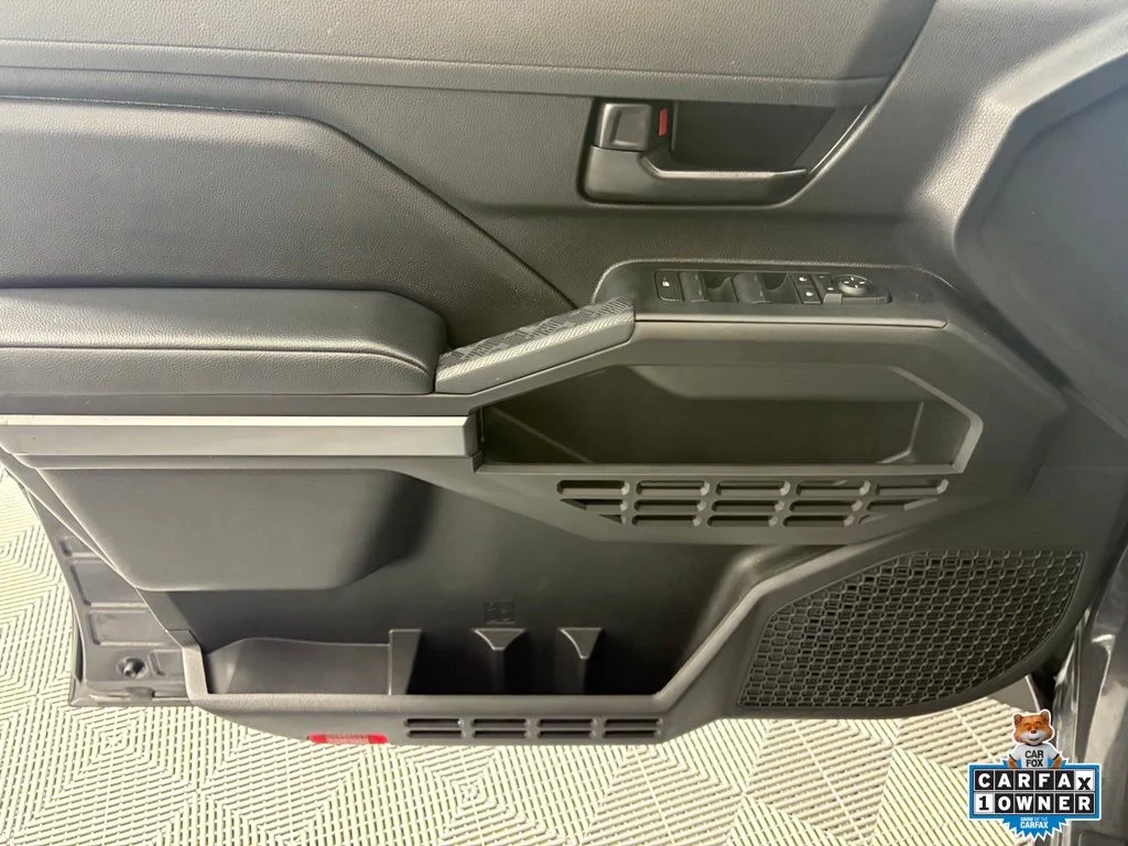 Used 2025  Toyota SR5 image 14