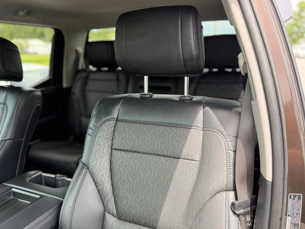 Used 2023  Toyota Limited image 9