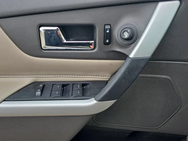 Used 2013 White Suede Ford SEL image 19