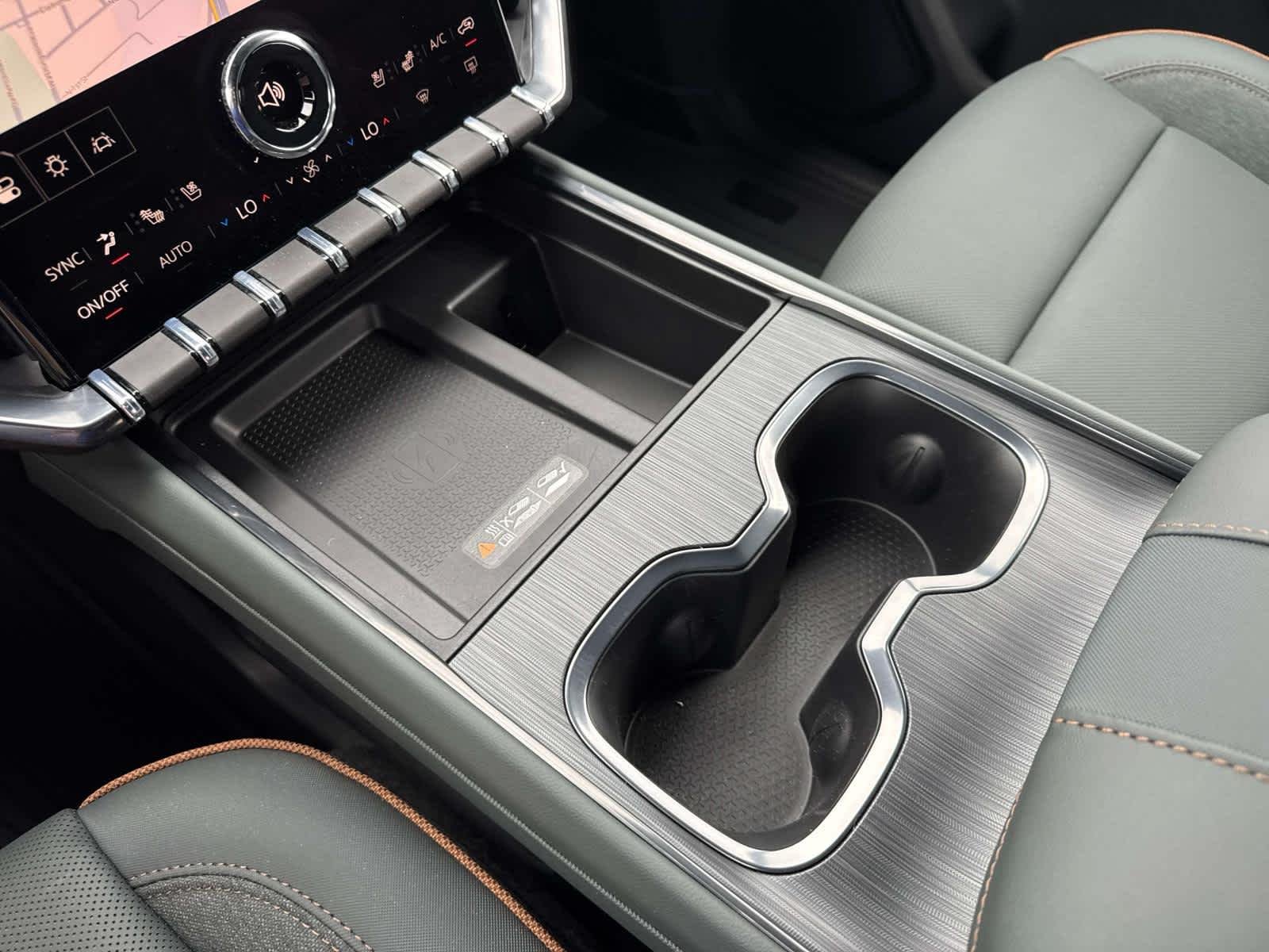 2026 GMC Acadia AT4 - Photo 18