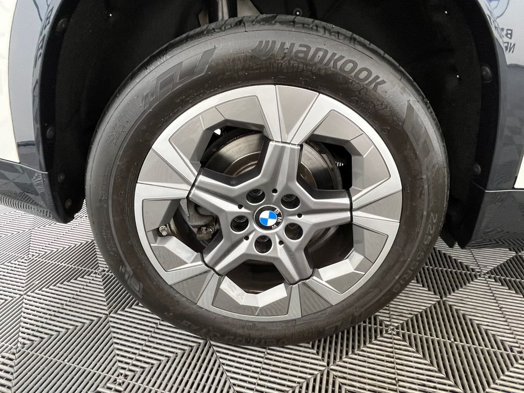 Used 2024 White BMW xDrive28i image 14