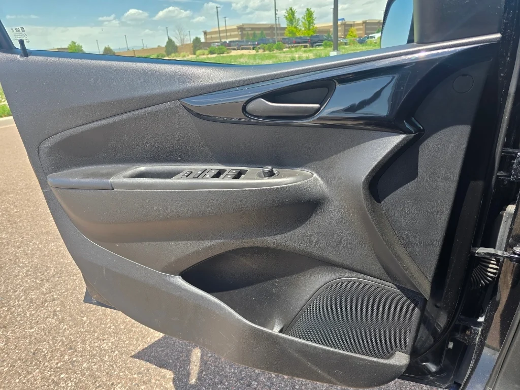 Used 2021 Mosaic Black Metallic Chevrolet 1LT image 17