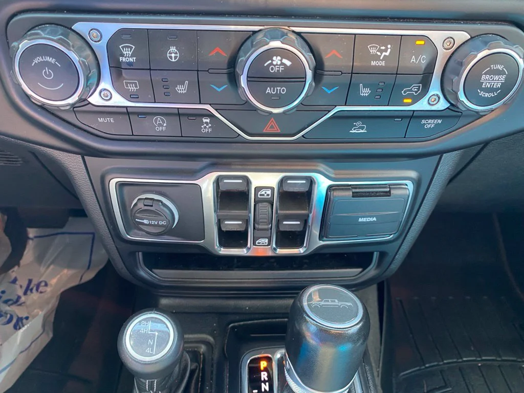 Used 2021 Black Jeep Overland image 24