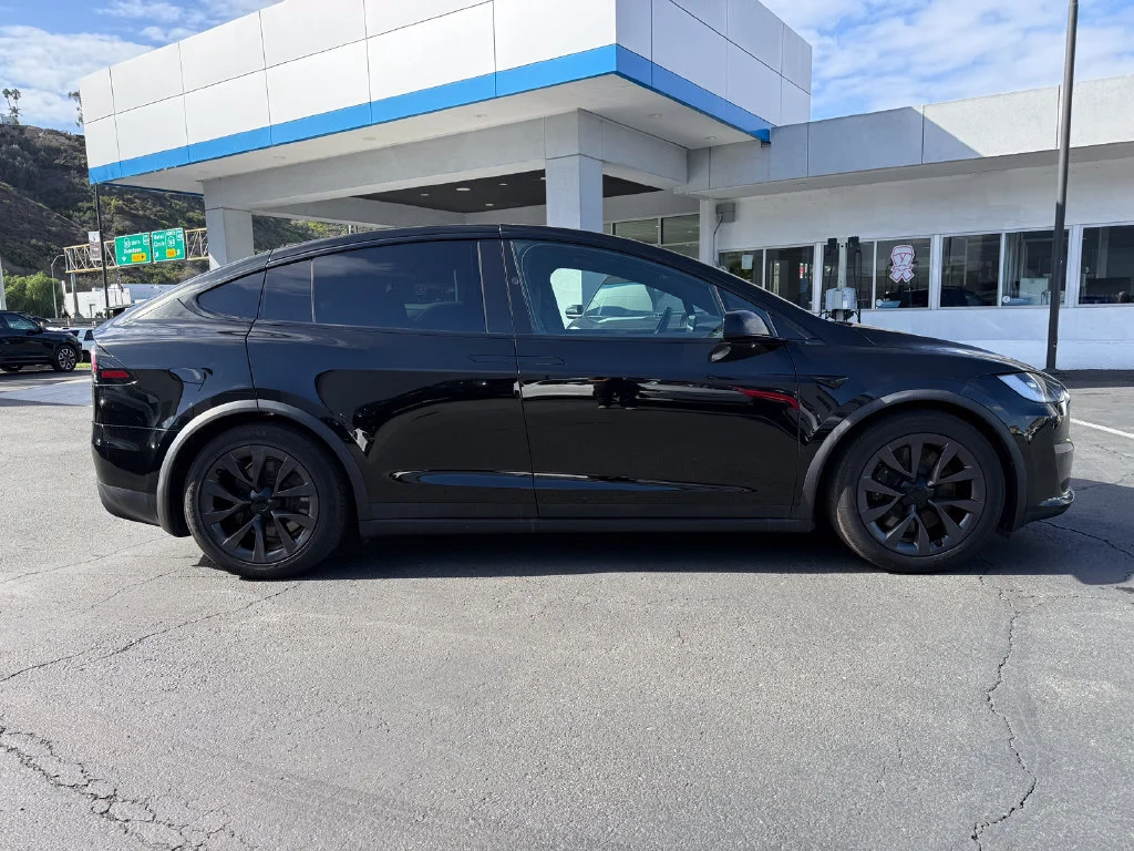Used 2024  Tesla NA image 6