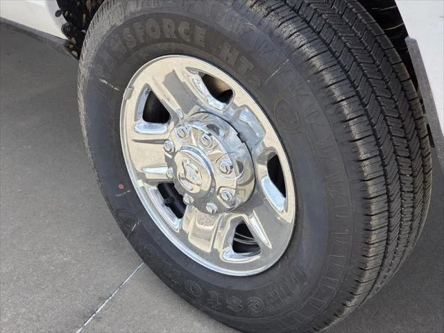 New 2026 Bright White Clear-Coat Exterior Paint RAM Tradesman image 5