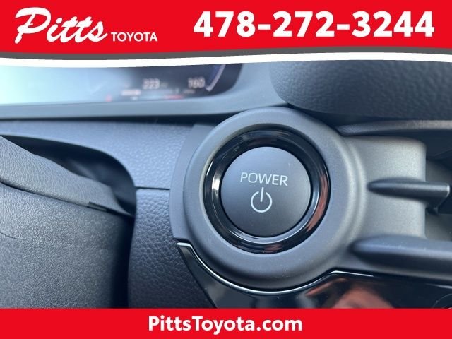 2026 Toyota Crown XLE - Photo 19